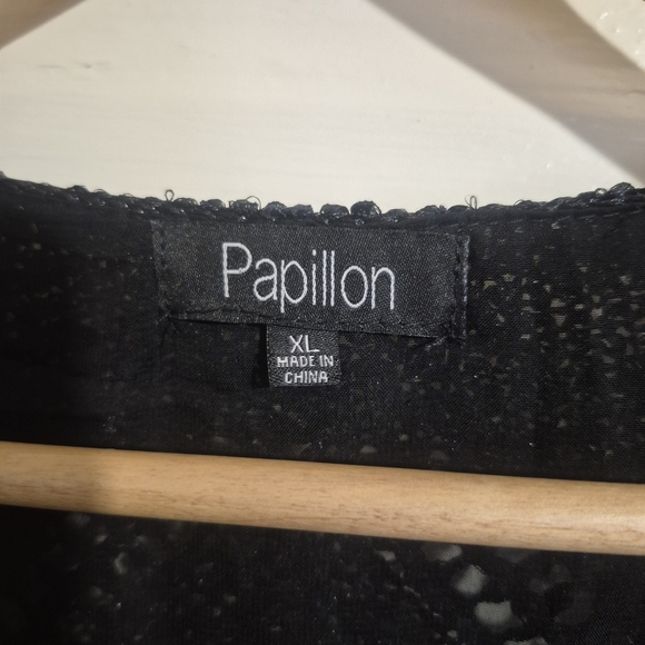 Papillon Blanc Sparkling Black V-Neck Sweater - Picture 2 of 6